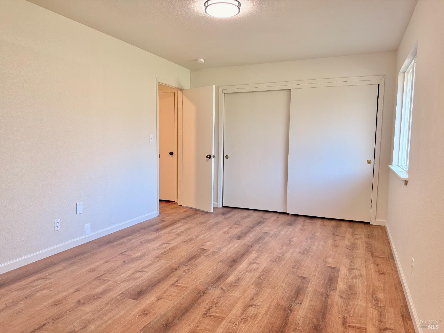 16160 Laughlin Road Guerneville, CA 95446 - Photo 23 of 48 Primary bedroom