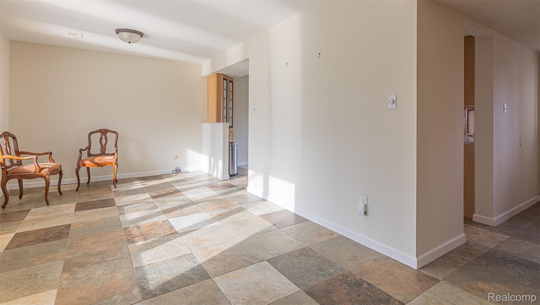 523 South Cranbrook Cross Road Bloomfield Hills, MI 48301 - Photo 10 of 35 523 S Cranbrook-13.jpg