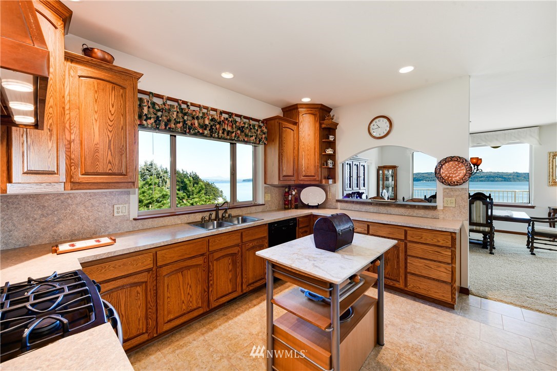 2364 Strawberry Point Road Oak Harbor, WA 98277 - Photo 12 of 39 Gallery Image 12