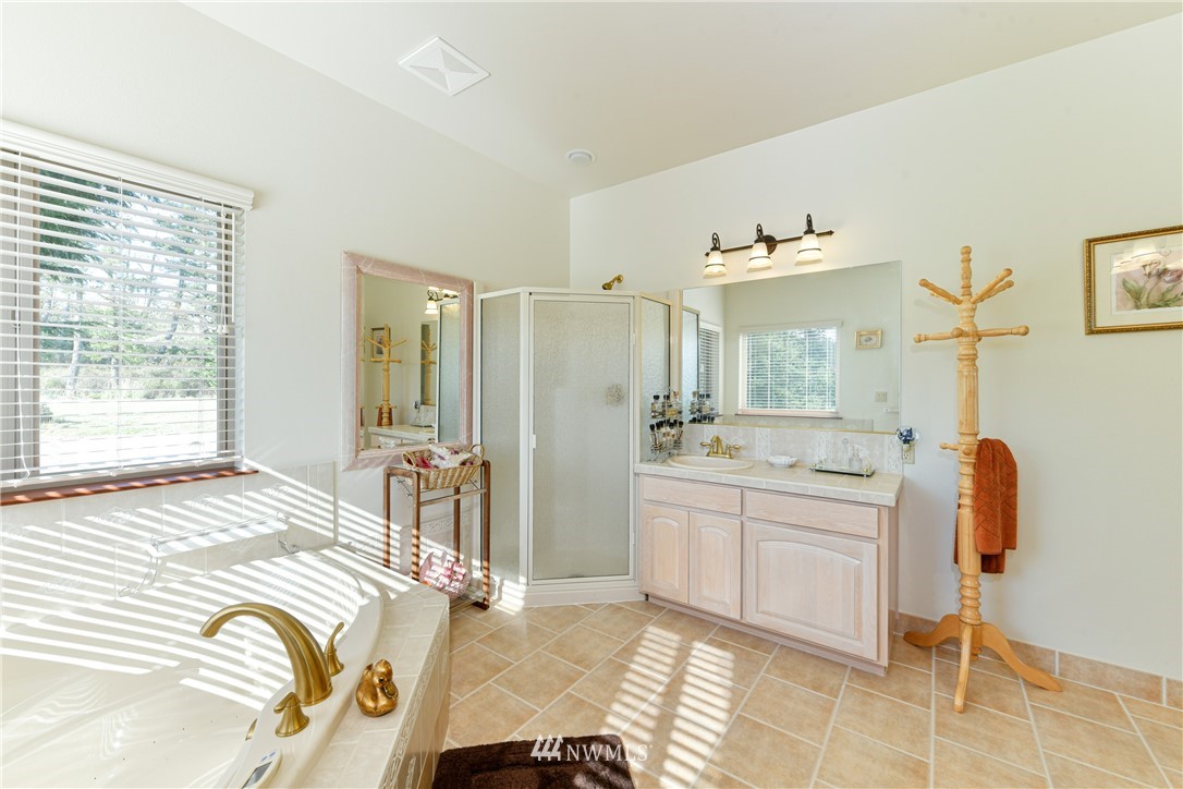 2364 Strawberry Point Road Oak Harbor, WA 98277 - Photo 21 of 39 Gallery Image 21