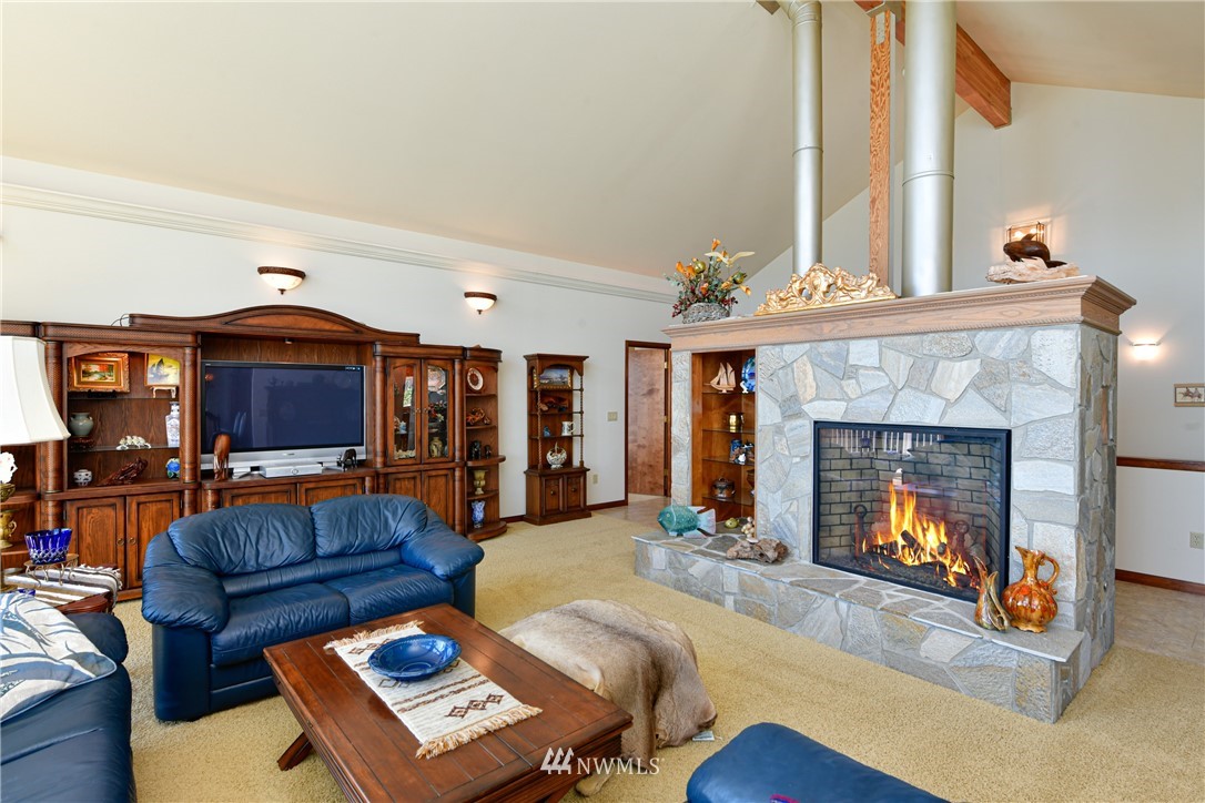 2364 Strawberry Point Road Oak Harbor, WA 98277 - Photo 7 of 39 Gallery Image 7
