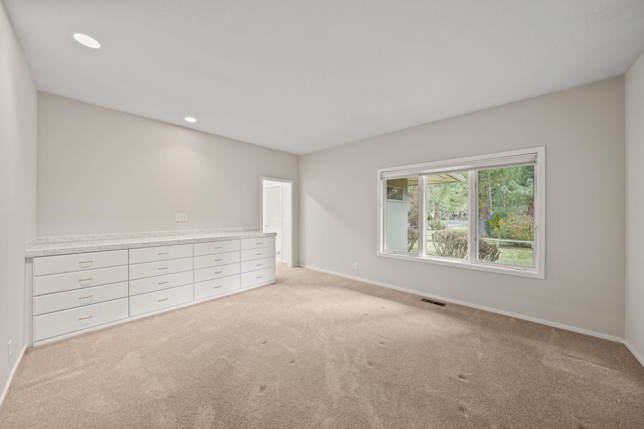 20400 Keystone Court Bend, OR 97702 - Photo 18 of 87 17 Keystone