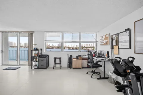 $420,000 | 16558 Northeast 26th Avenue, Unit 6C, North Miami Beach, FL 33160