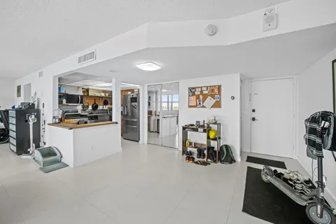 $420,000 | 16558 Northeast 26th Avenue, Unit 6C, North Miami Beach, FL 33160