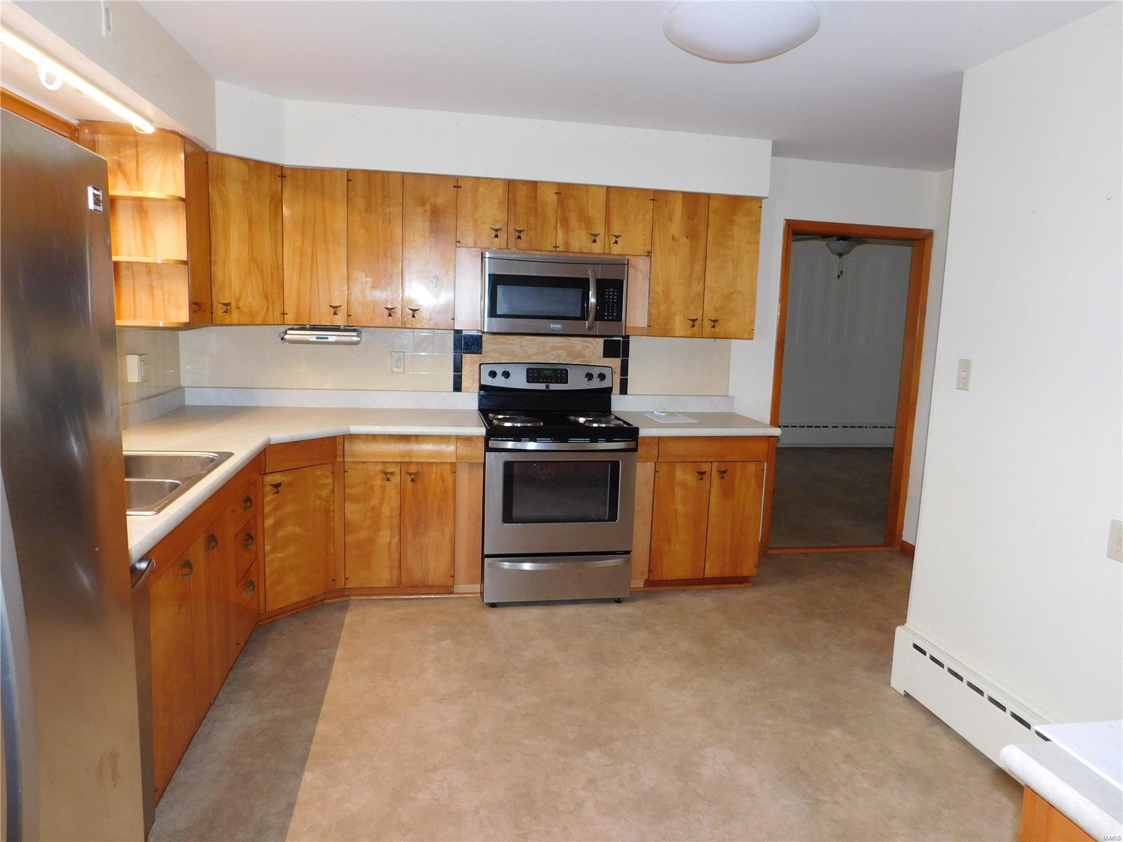530 West Kinkead Road Hillsboro, IL 62049 - Photo 12 of 27 Gallery Image 12