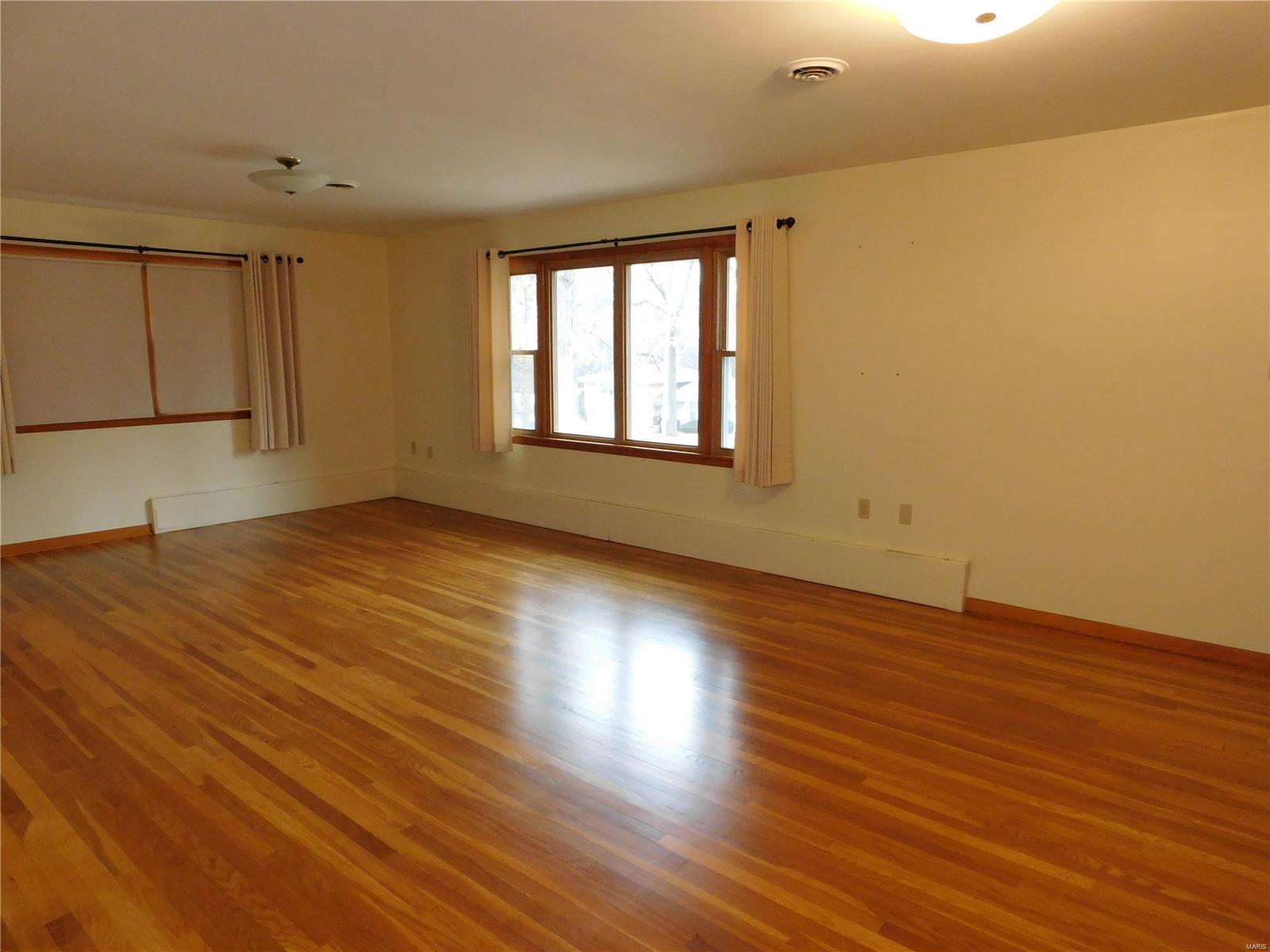 530 West Kinkead Road Hillsboro, IL 62049 - Photo 15 of 27 Gallery Image 15