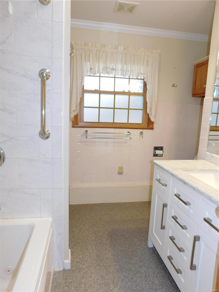 530 West Kinkead Road Hillsboro, IL 62049 - Photo 17 of 27 Gallery Image 17