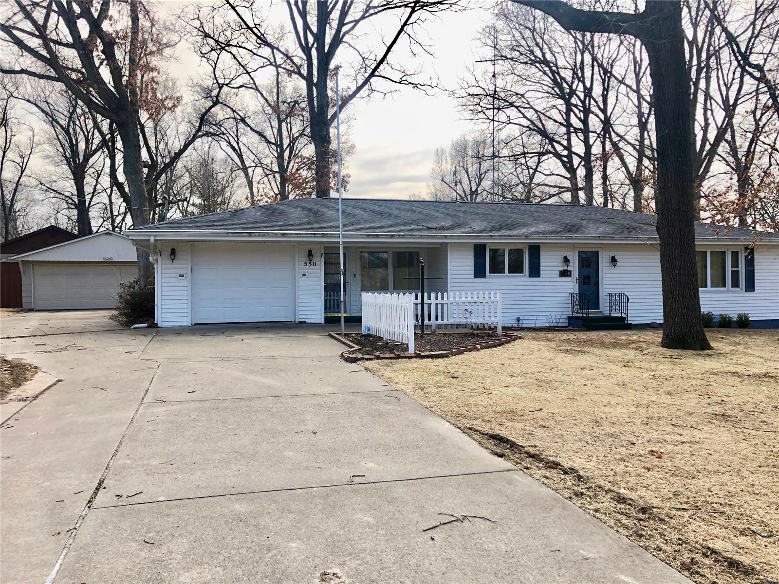 530 West Kinkead Road Hillsboro, IL 62049 - Photo 3 of 27 Gallery Image 3