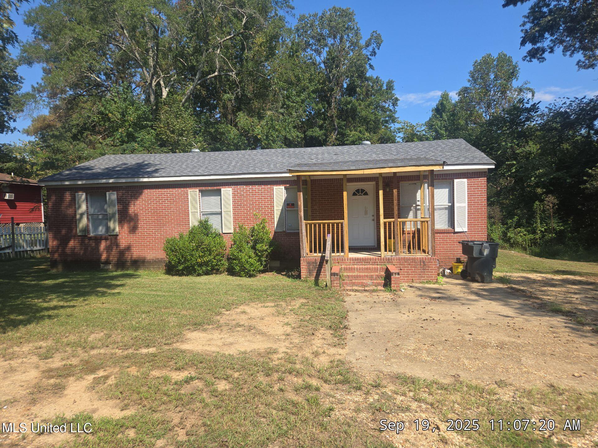 410 Countryside Road Vicksburg, MS 39180 - Photo 1 of 15 front