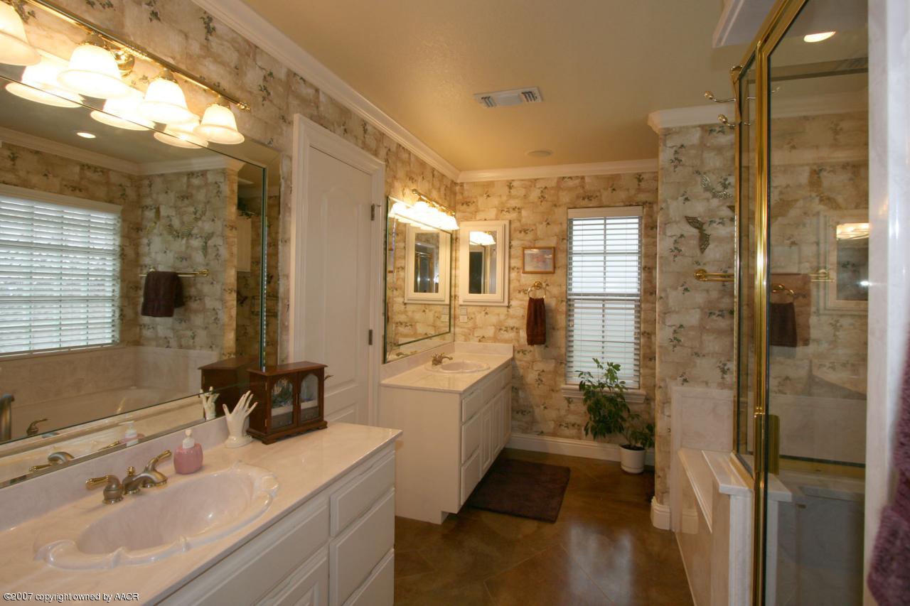 4901 Bushland Road Amarillo, TX 79119 - Photo 5 of 17 Master Bathroom