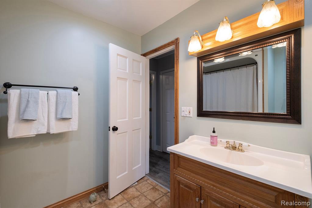15198 Linden Road Linden, MI 48451 - Photo 19 of 35 Gallery Image 19