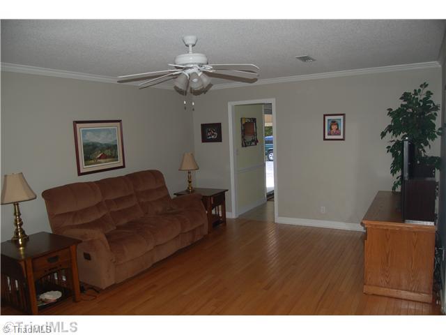 351 Duke Whittaker Road Mocksville, NC 27028 - Photo 10 of 16 Den/Family/Great Room.