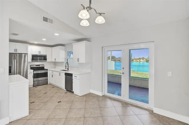 $3,600 | 9431 Northwest 10th Street, Pembroke Pines, FL 33024