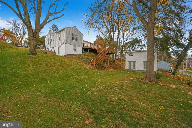 a house view with a outdoor space