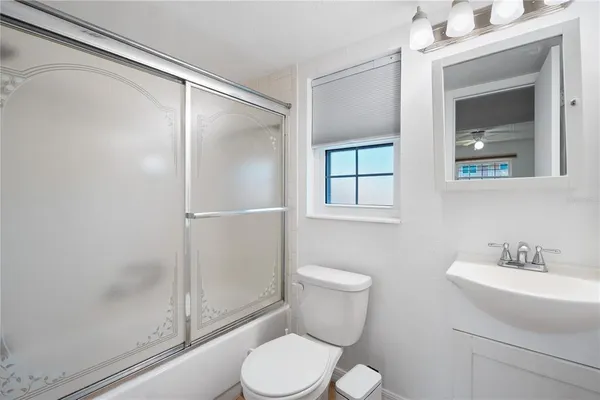 $69,999 | 1100 East Caroline Street, Unit 104, Tavares, FL 32778