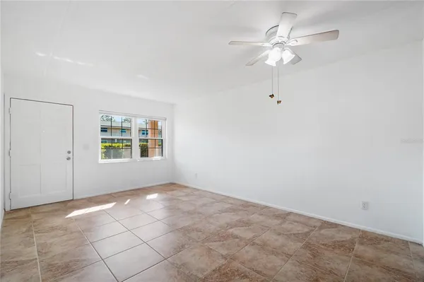 $69,999 | 1100 East Caroline Street, Unit 104, Tavares, FL 32778