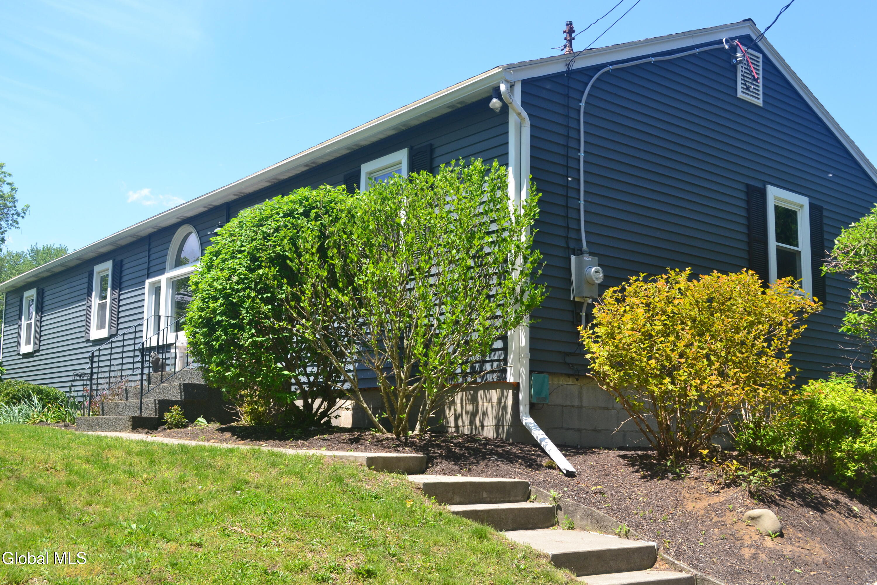 439 Krumkill Road Bethlehem, NY 12203 - Photo 4 of 33 front steps