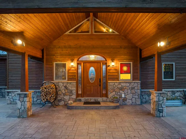 a view of a entryway door of the building