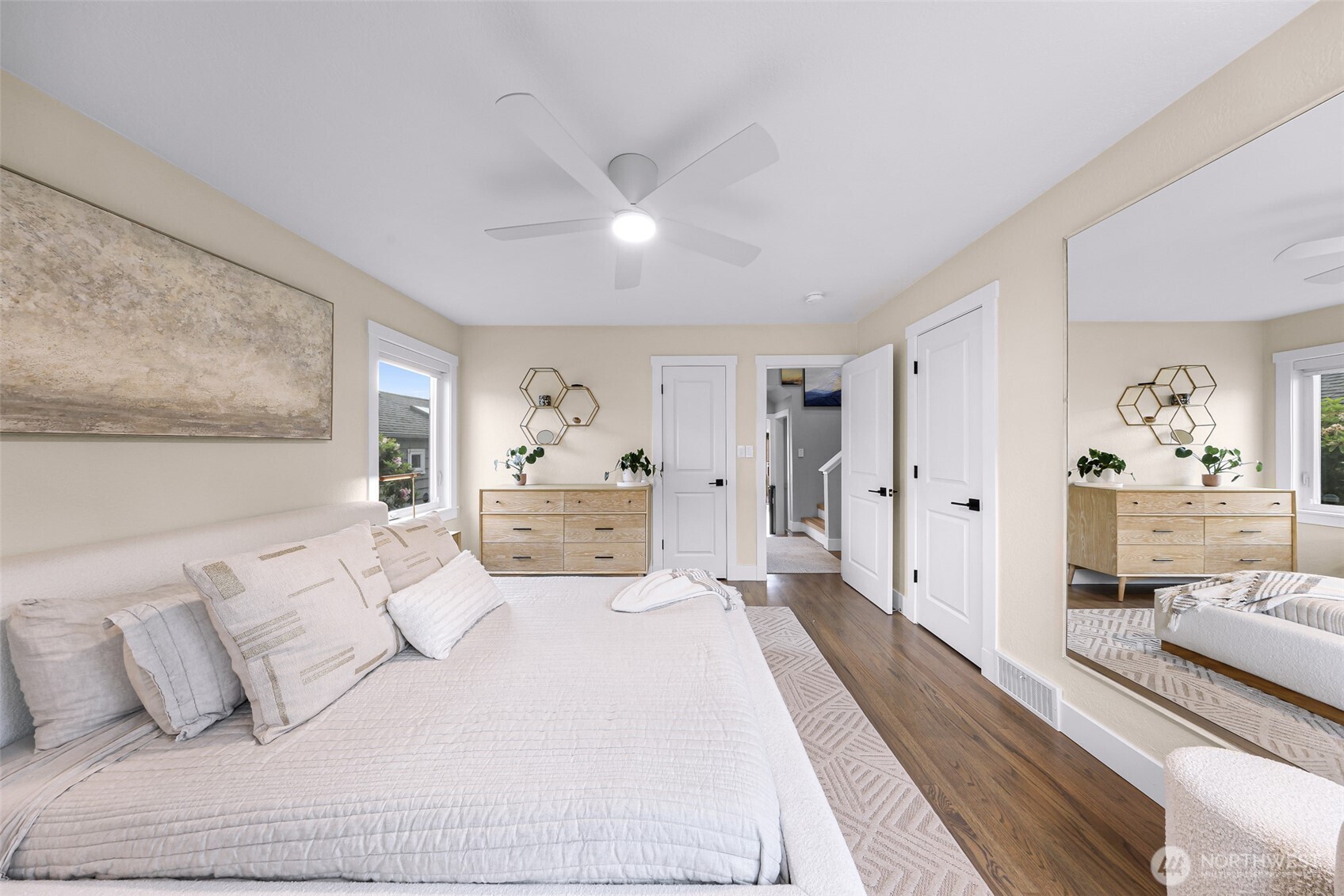 5336 Southwest Admiral Way Seattle, WA 98116 - Photo 23 of 36