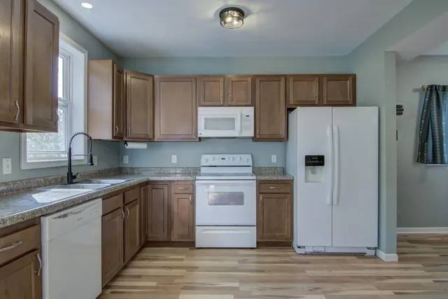 $190,000 | 25997 Mondovi Street East, Eleva, WI 54738