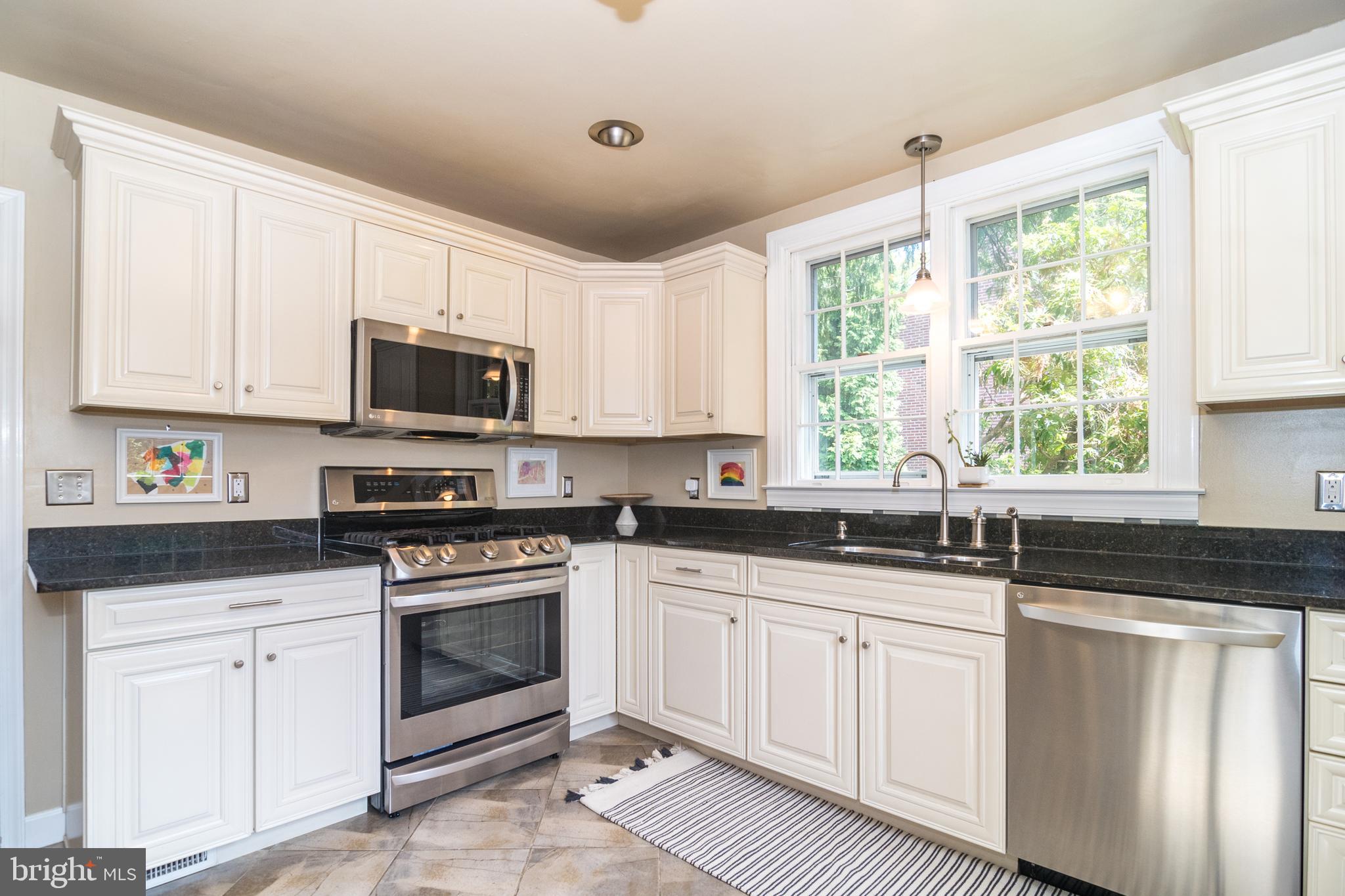 7811 Gayle Road Cheltenham, PA 19012 - Photo 16 of 38 Stainless LG Appliances