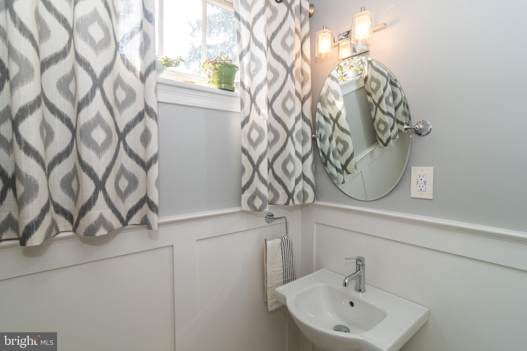 7811 Gayle Road Cheltenham, PA 19012 - Photo 20 of 38 1st Floor Powder Room