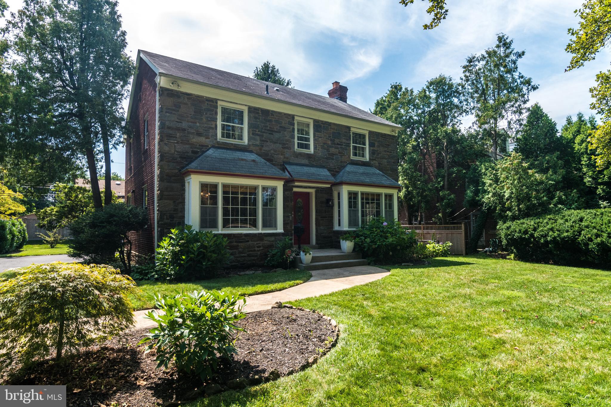 7811 Gayle Road Cheltenham, PA 19012 - Photo 3 of 38 Manicured Landscaping