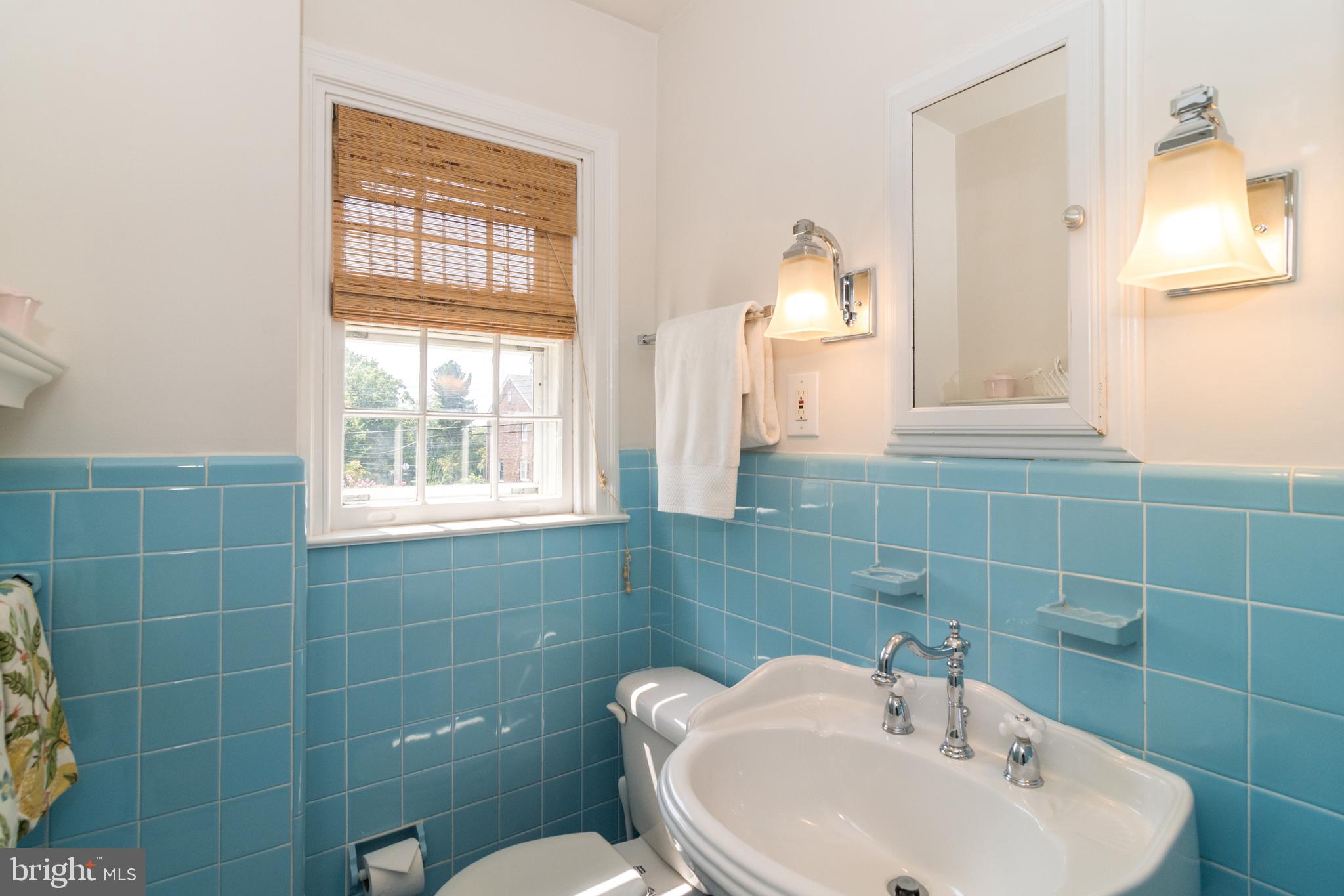 7811 Gayle Road Cheltenham, PA 19012 - Photo 28 of 38 Full Hall Tile Bath with shower/tub
