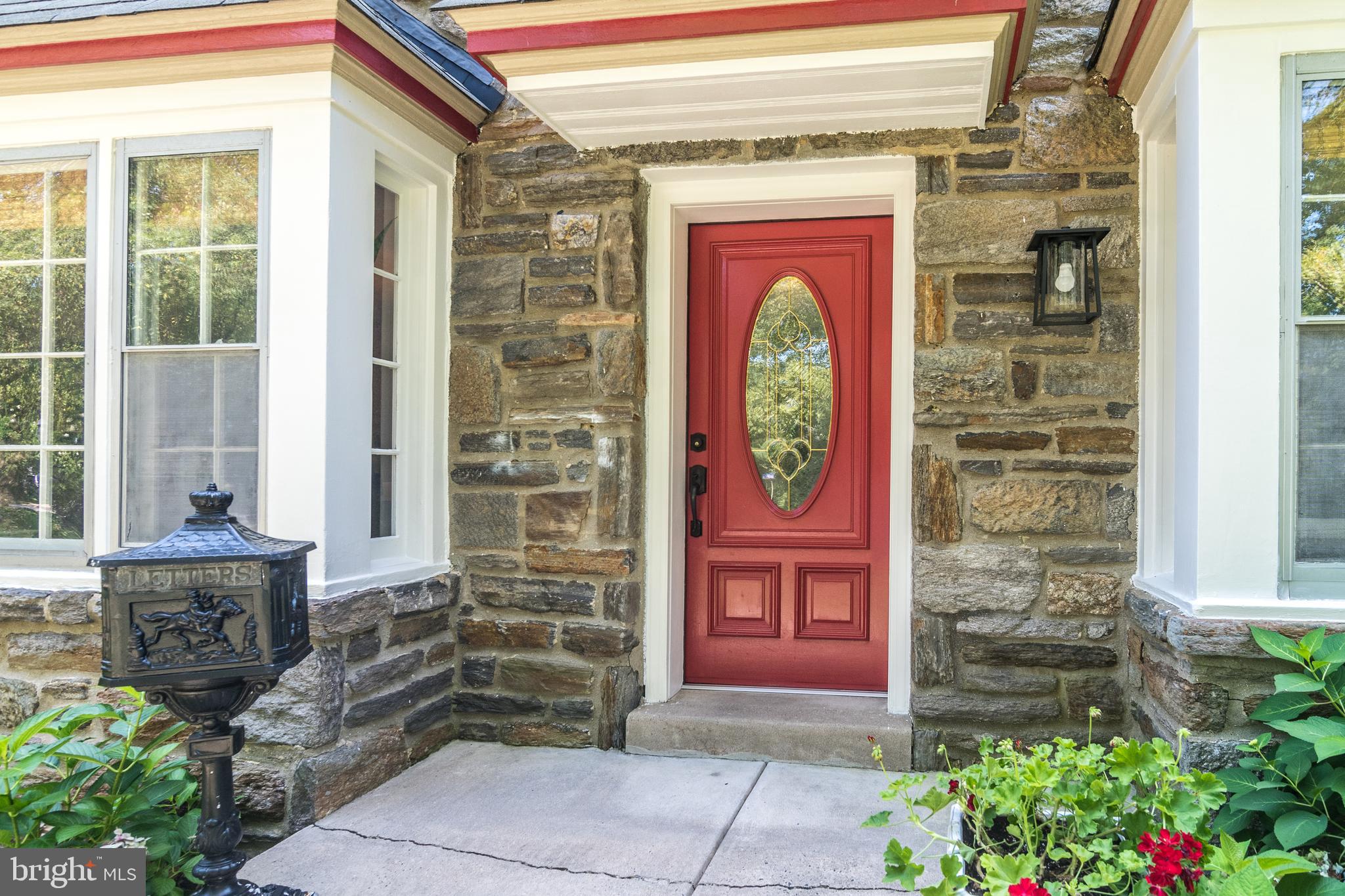 7811 Gayle Road Cheltenham, PA 19012 - Photo 4 of 38 Welcome to 7811 Gayle Road!!