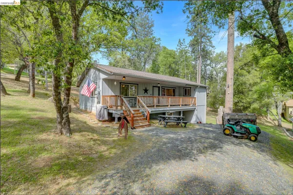 $320,000 | 18996 Digger Pine Street, Groveland, CA 95321