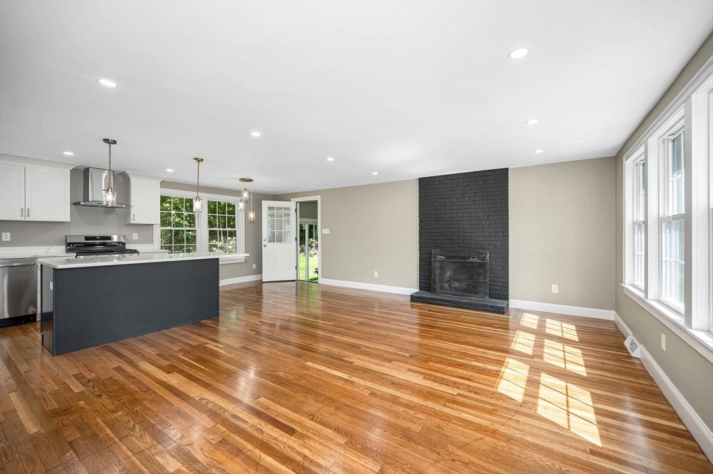 8 Galloway Road Chelmsford, MA 01824 - Photo 7 of 24