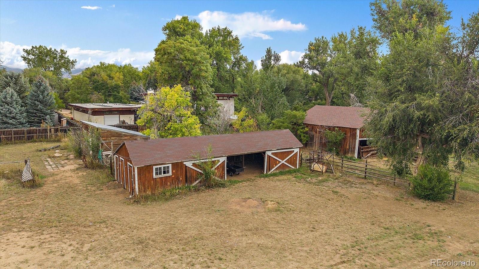 5939 Niwot Road Longmont, CO 80503 - Photo 11 of 25 a view of a terrace with chairs