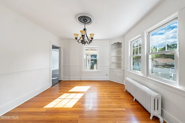 $324,500 | 1084 Van Antwerp Road, Niskayuna, NY 12309