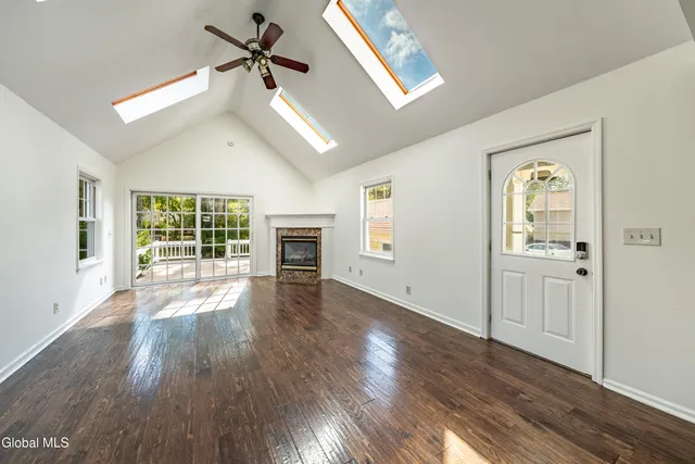 $324,500 | 1084 Van Antwerp Road, Niskayuna, NY 12309