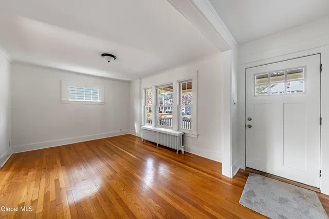 $324,500 | 1084 Van Antwerp Road, Niskayuna, NY 12309