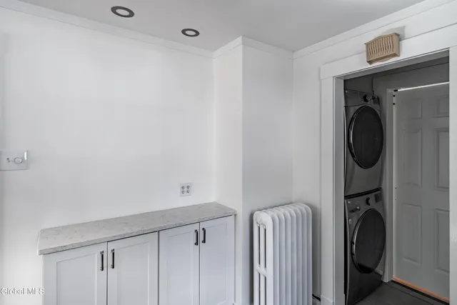 $324,500 | 1084 Van Antwerp Road, Niskayuna, NY 12309