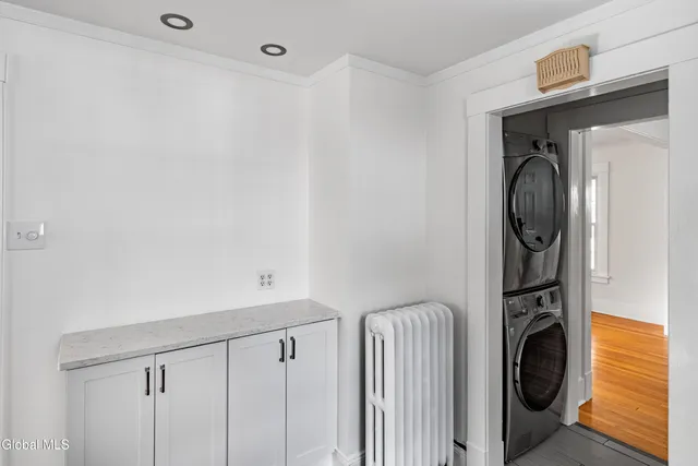 $324,500 | 1084 Van Antwerp Road, Niskayuna, NY 12309