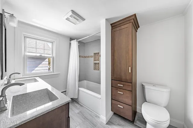 $324,500 | 1084 Van Antwerp Road, Niskayuna, NY 12309