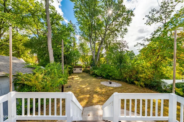 $324,500 | 1084 Van Antwerp Road, Niskayuna, NY 12309