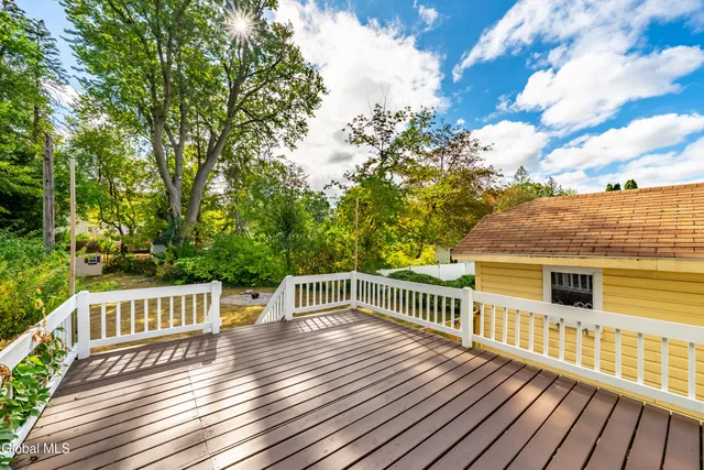 $324,500 | 1084 Van Antwerp Road, Niskayuna, NY 12309