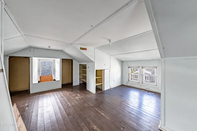 $324,500 | 1084 Van Antwerp Road, Niskayuna, NY 12309