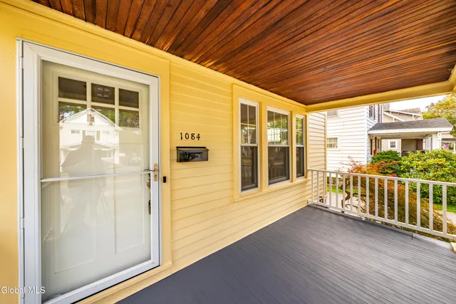 $324,500 | 1084 Van Antwerp Road, Niskayuna, NY 12309