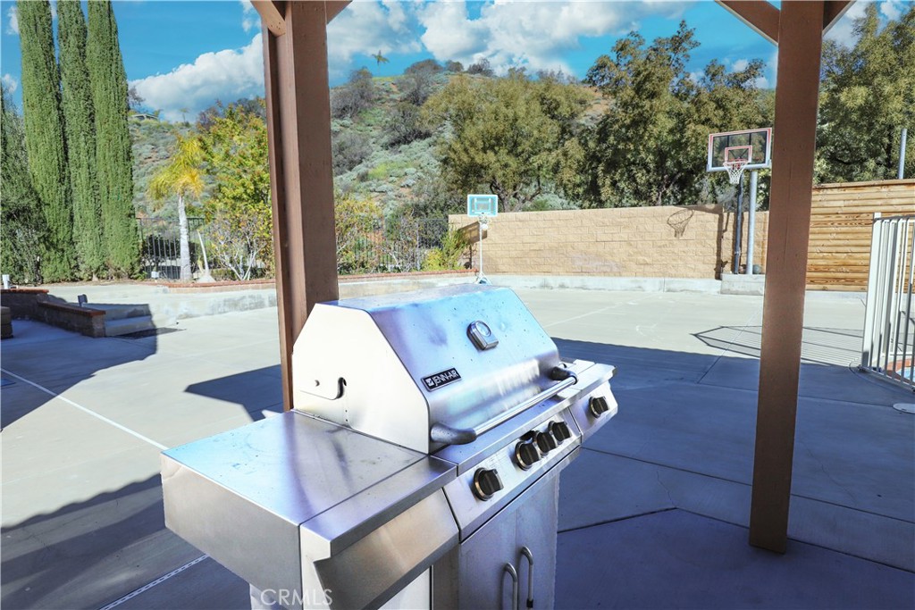 1653 Honors Circle Corona, CA 92883 - Photo 27 of 35 a view of an outdoor space with seating area