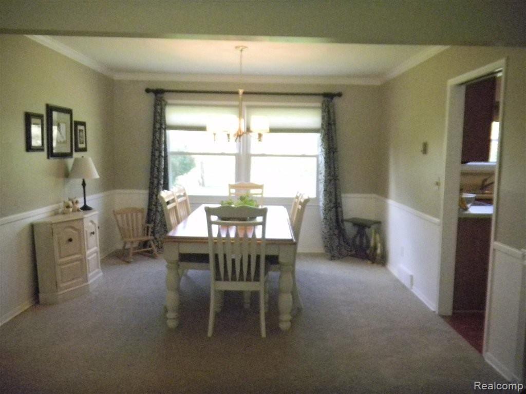 1657 Oakstone Drive Rochester, MI 48309 - Photo 5 of 25 Dining Room