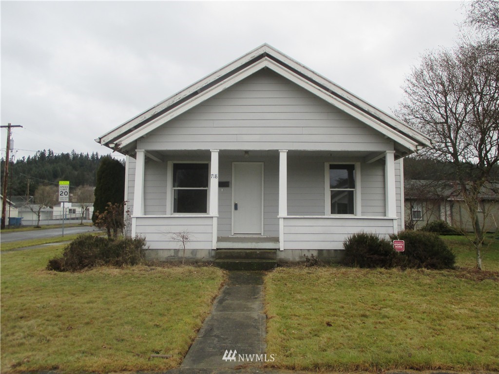 718 Southwest Cascade Avenue Chehalis, WA 98532 - Photo 1 of 14 Gallery Image 1