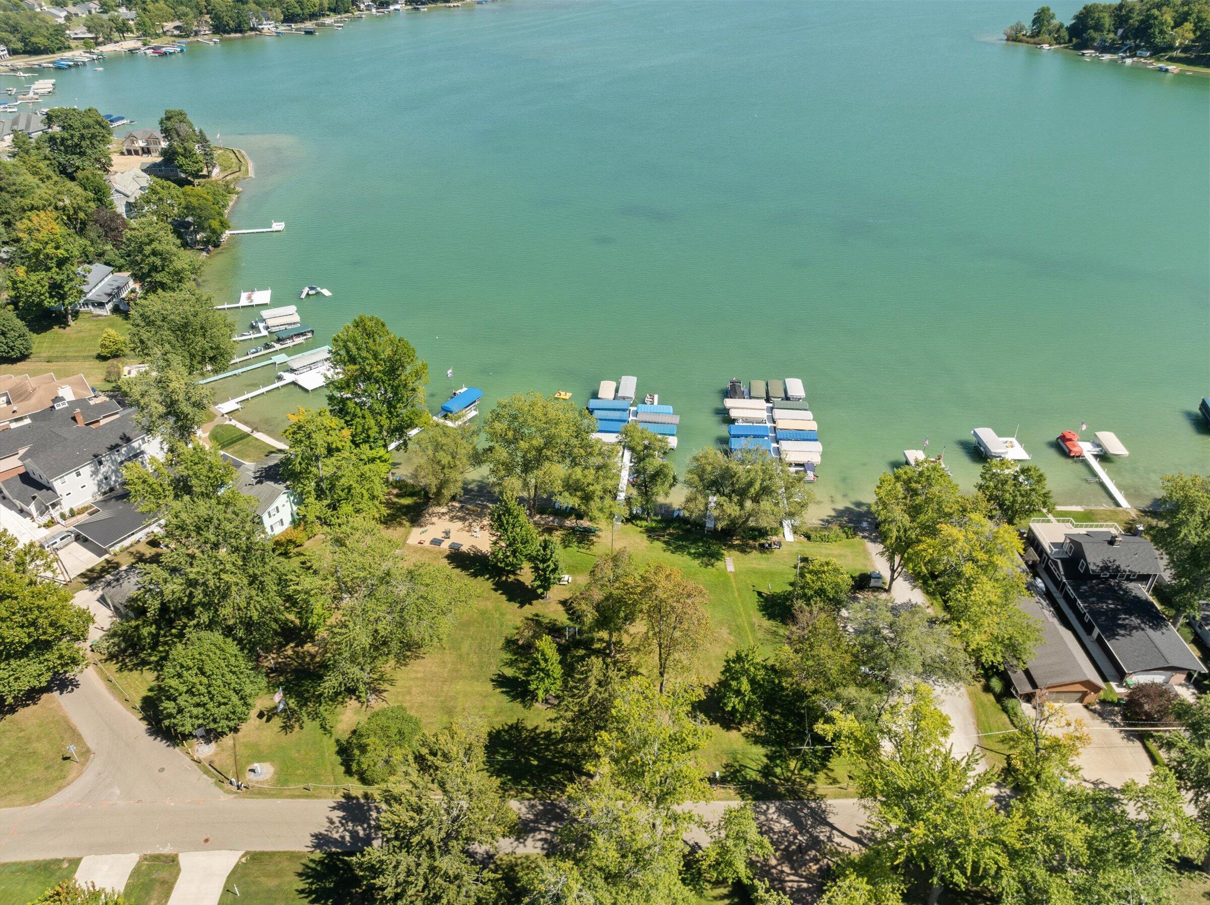 61140 Lenawee Road Cassopolis, MI 49031 - Photo 36 of 40 Howell point marina