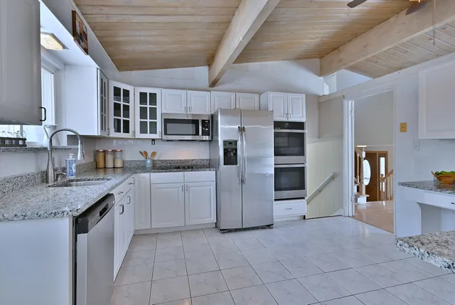 $550,000 | 521 Michael Manor, Glenview, IL 60025