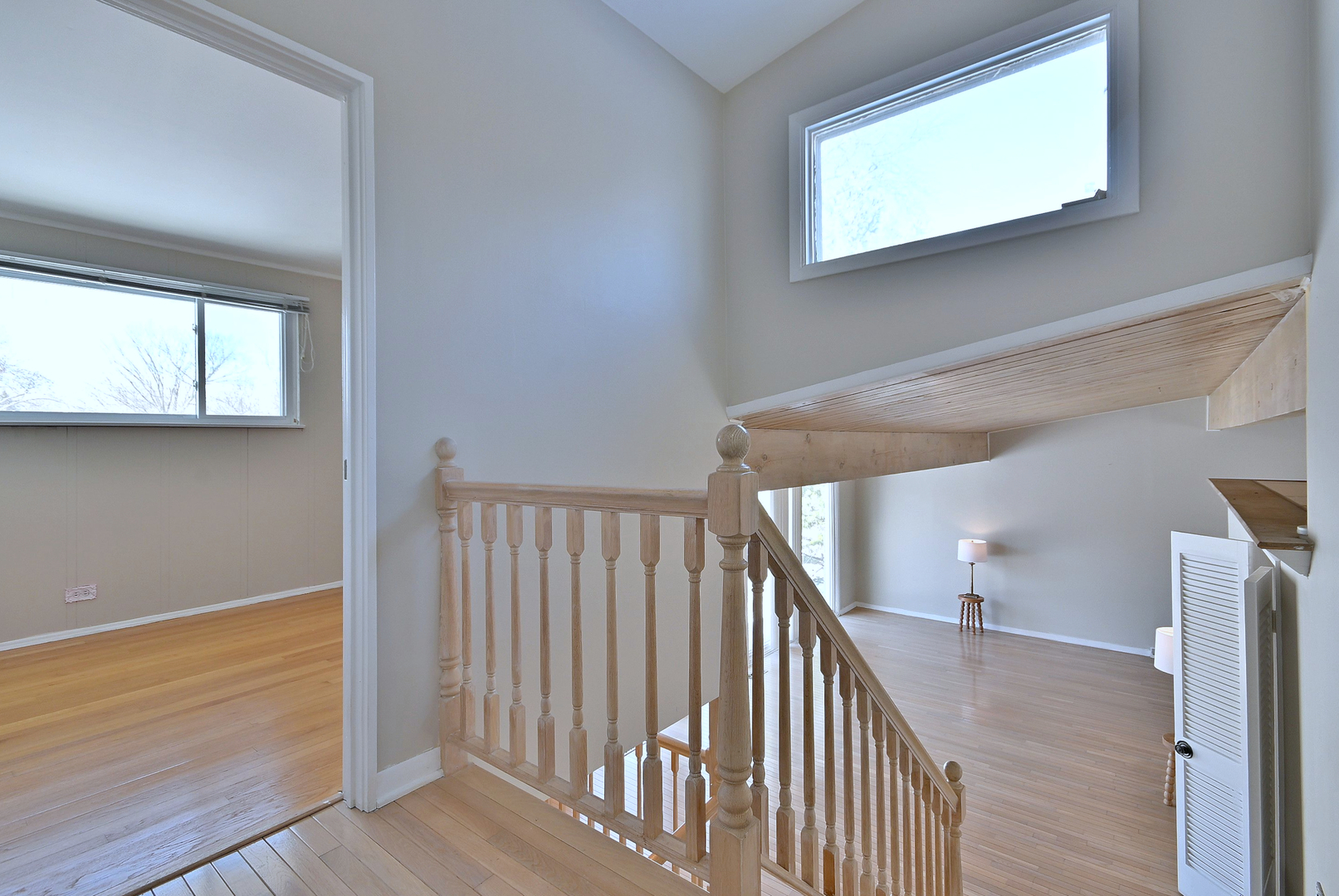 521 Michael Manor Glenview, IL 60025 - Photo 19 of 52 a view of a hallway with windows