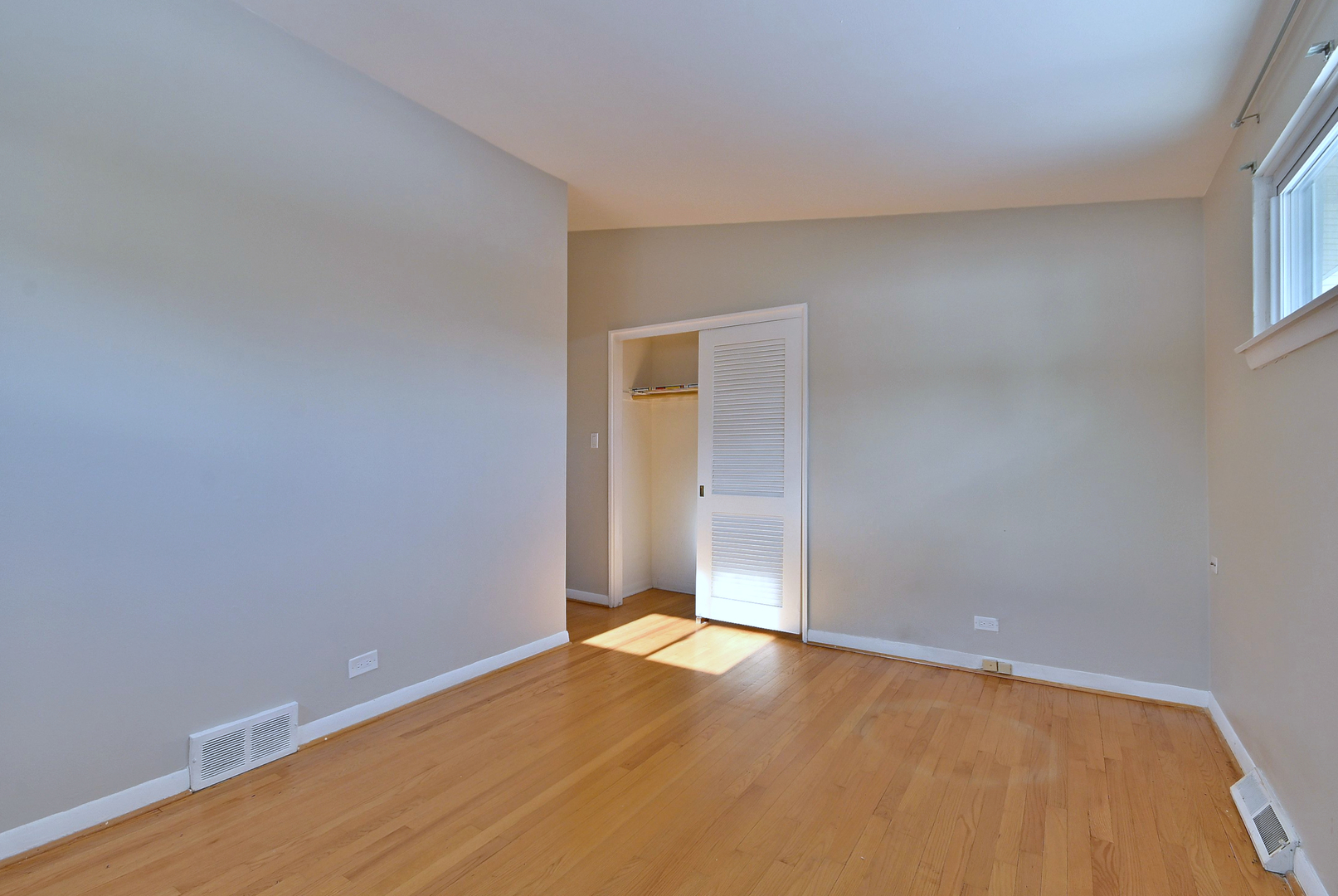 521 Michael Manor Glenview, IL 60025 - Photo 26 of 52 a view of an empty room