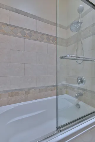 $550,000 | 521 Michael Manor, Glenview, IL 60025